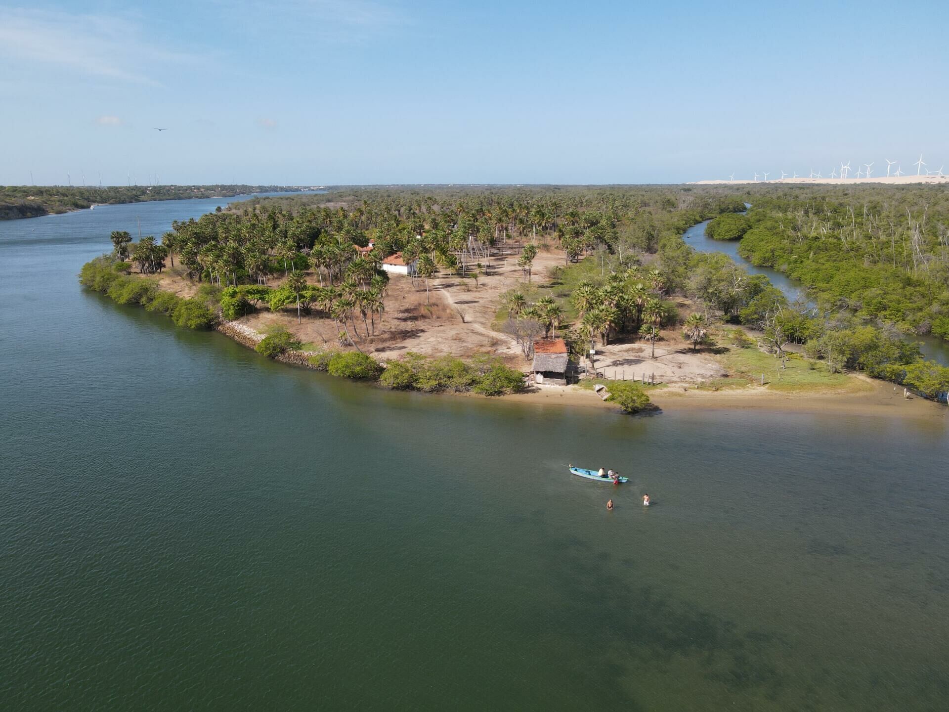 Imagem de Ilha fluvial cercada pelo Rio Jaguaribe em Fortim